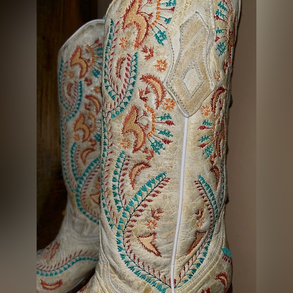 Corral Embroidered Heeled Cowgirl Boots - Cream and Multicolor - Picture 6 of 10